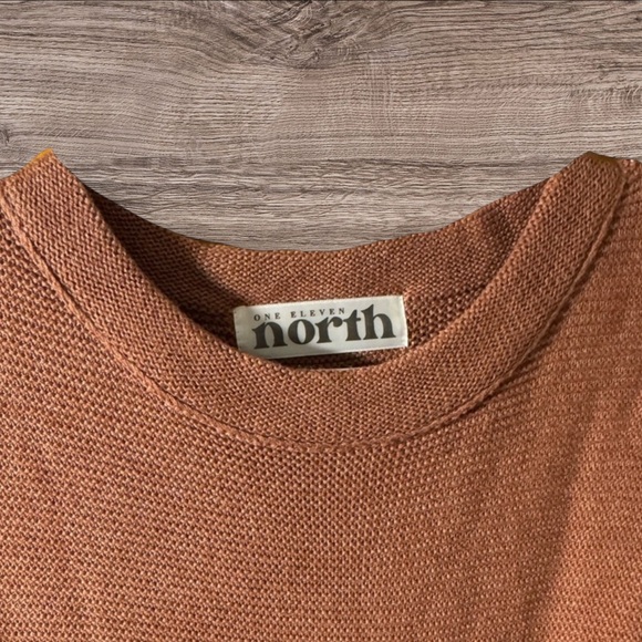 Brown/Rust Short Sleeve Batwing Knit Top - Picture 3 of 4
